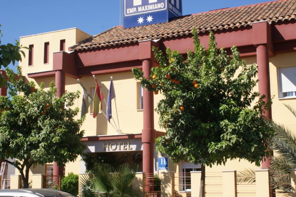 ホテル エンペラドール マキシミアーノ エルクレオ 写真