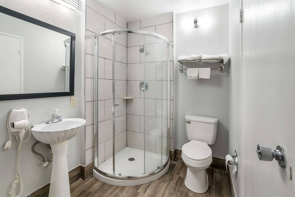 クオリティ イン グリーア - グリーンビル 写真