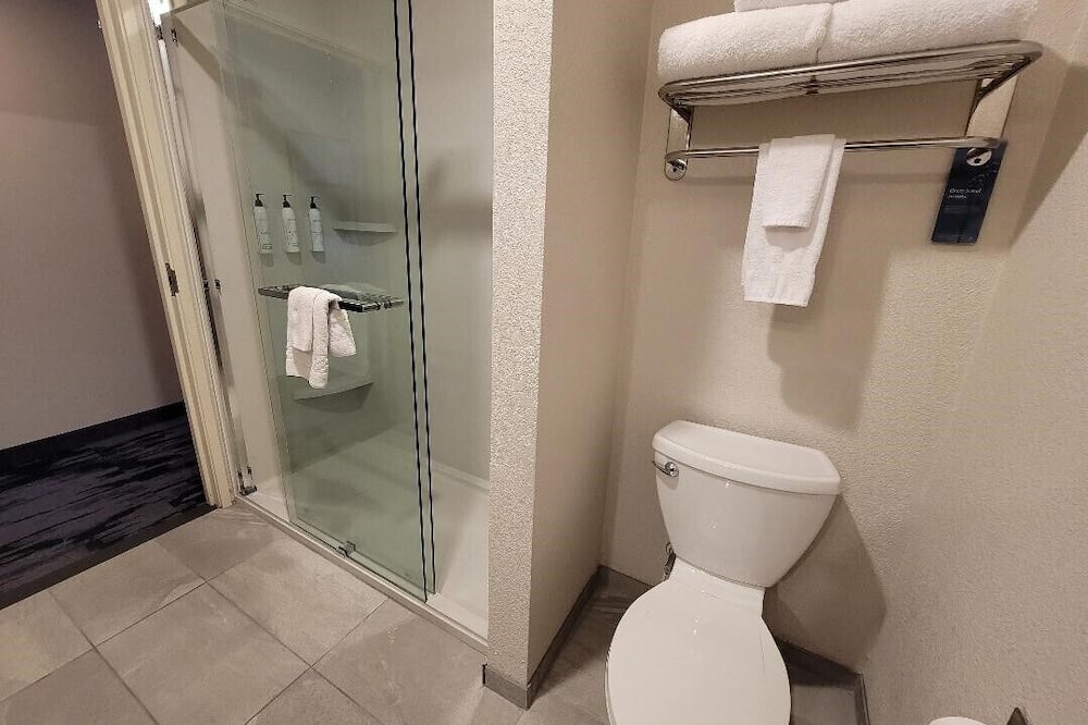 フェアフィールド イン & スイーツ バイ マリオット フォート ウェイン 写真