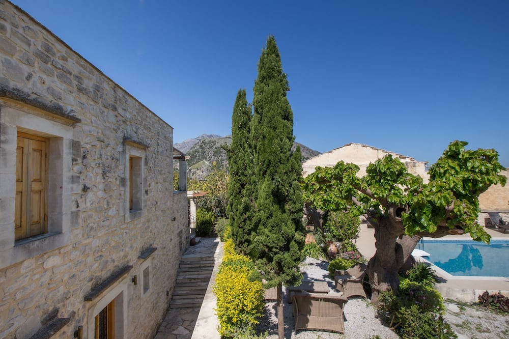 Arcus Luxury Suites 写真