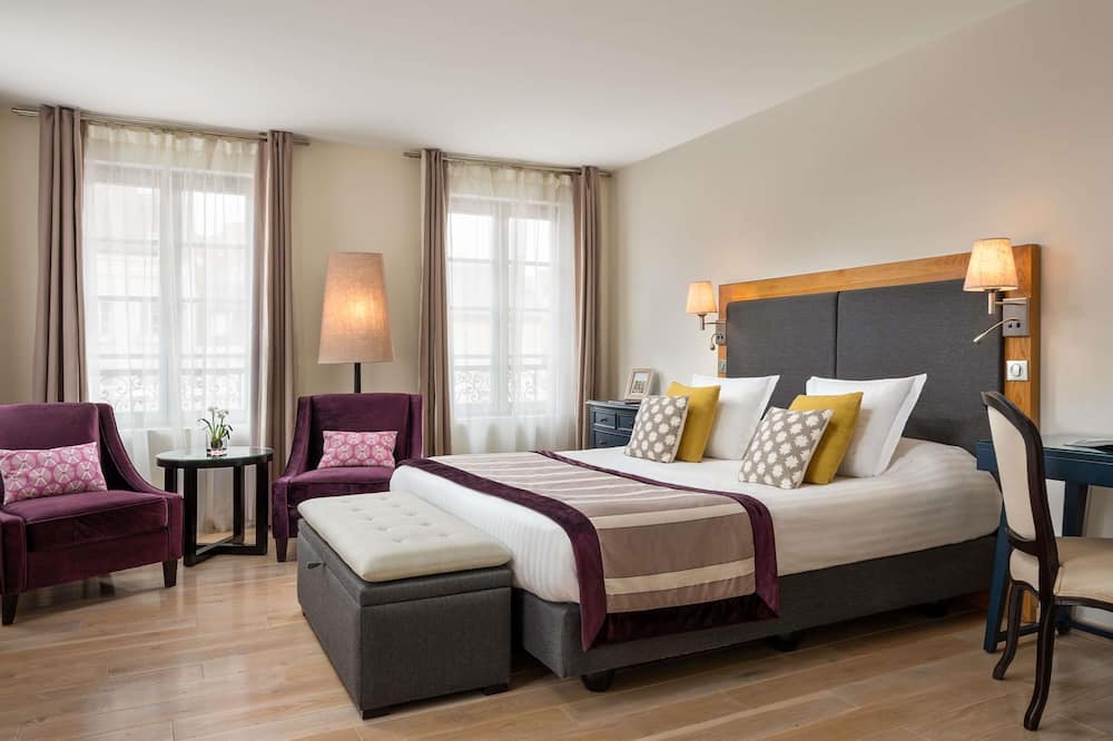 メルキュール マンテノン 写真