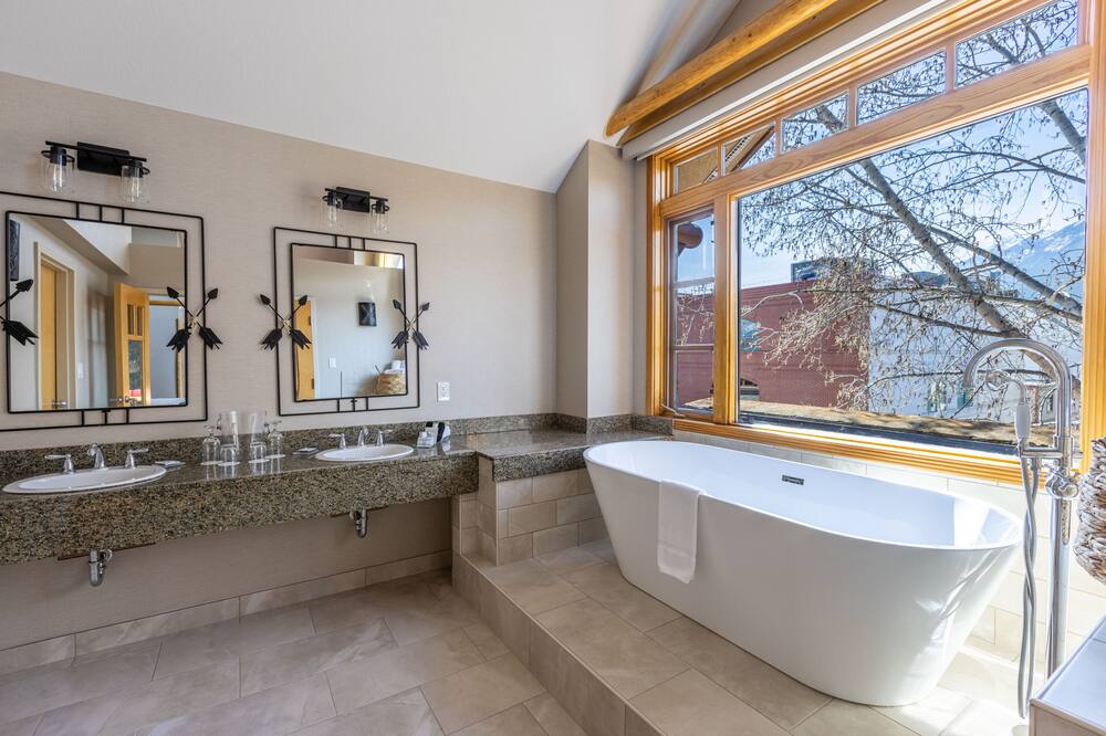 ブリュースターズ マウンテン ロッジ 写真