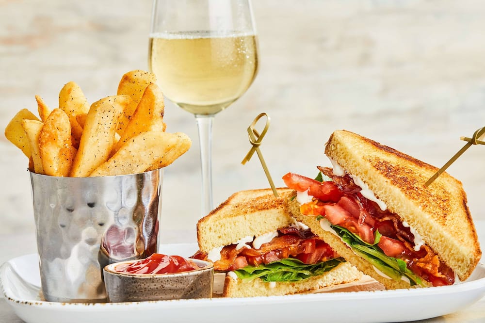 Courtyard by Marriott Newark Elizabeth 写真