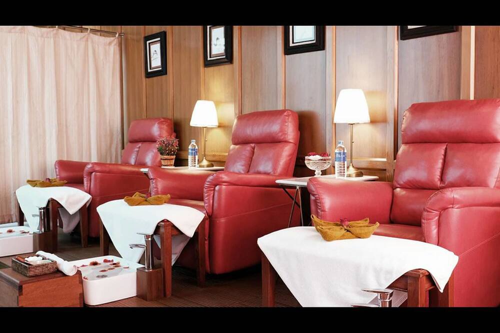 ホテル ピン ウー ルウィン 写真