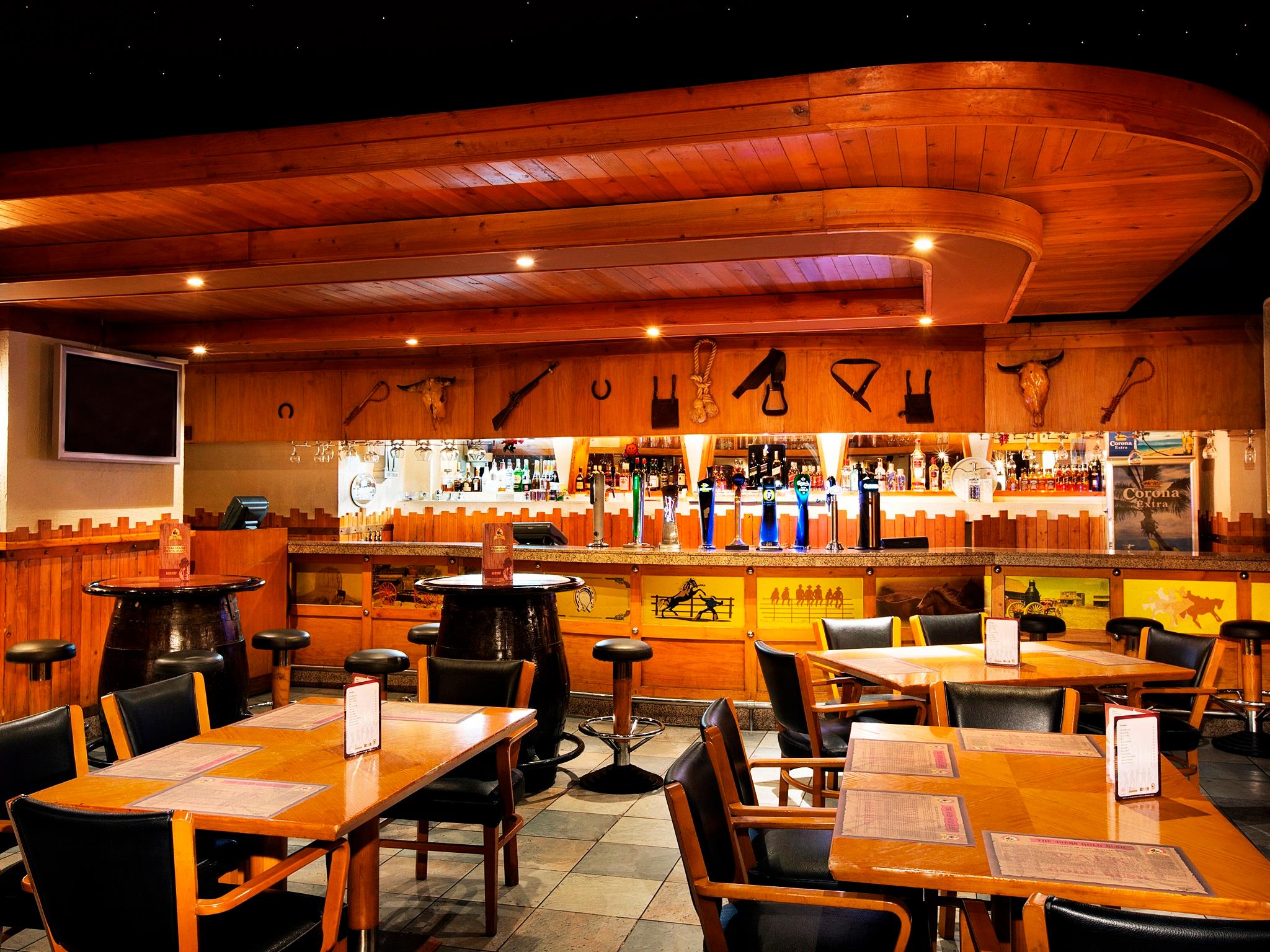 アベニュー ホテル 写真