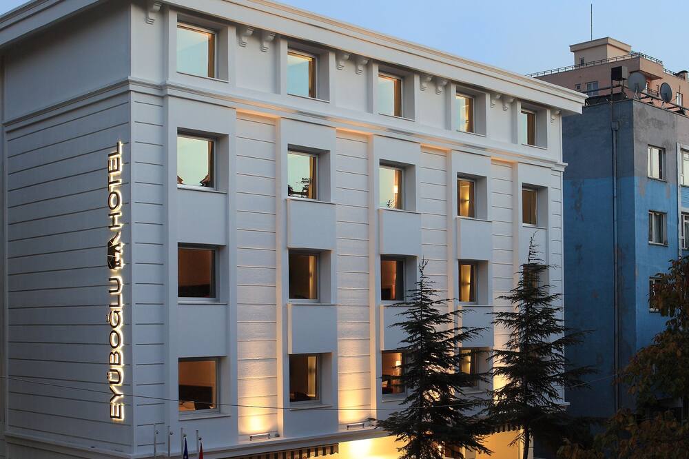 エルボーノ ホテル 写真