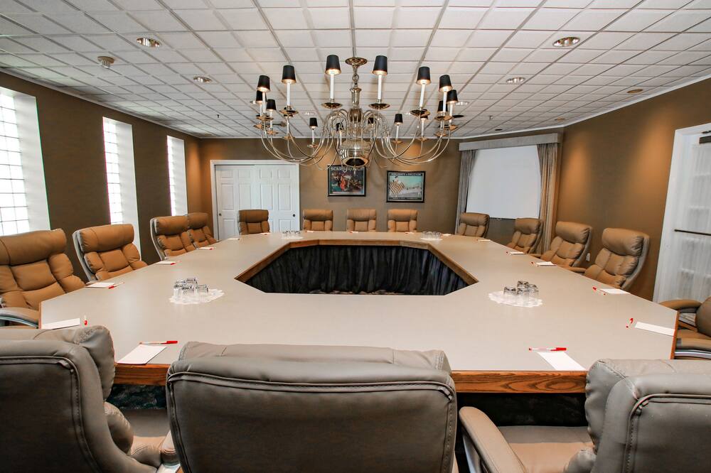 ラマダ ホテル & カンファレンス センター バイ ウィンダム ルイストン 写真