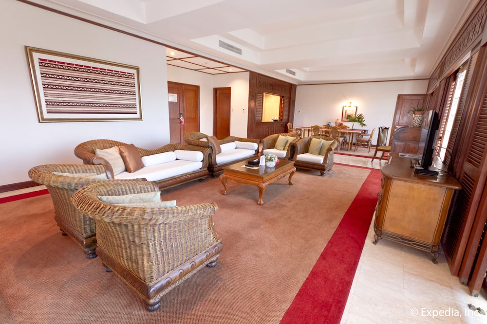 ウォーターフロント エアポート ホテル アンド カジノ マクタン 写真