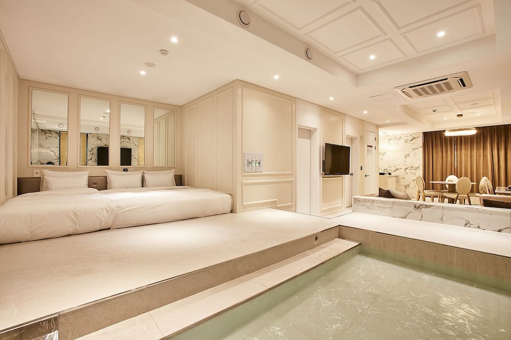 ホテル ウォンテッド 写真