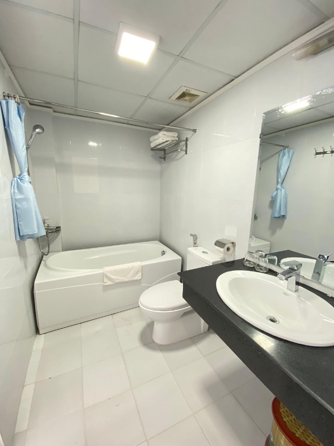 ホリデイ スイーツ ホテル&スパ 写真