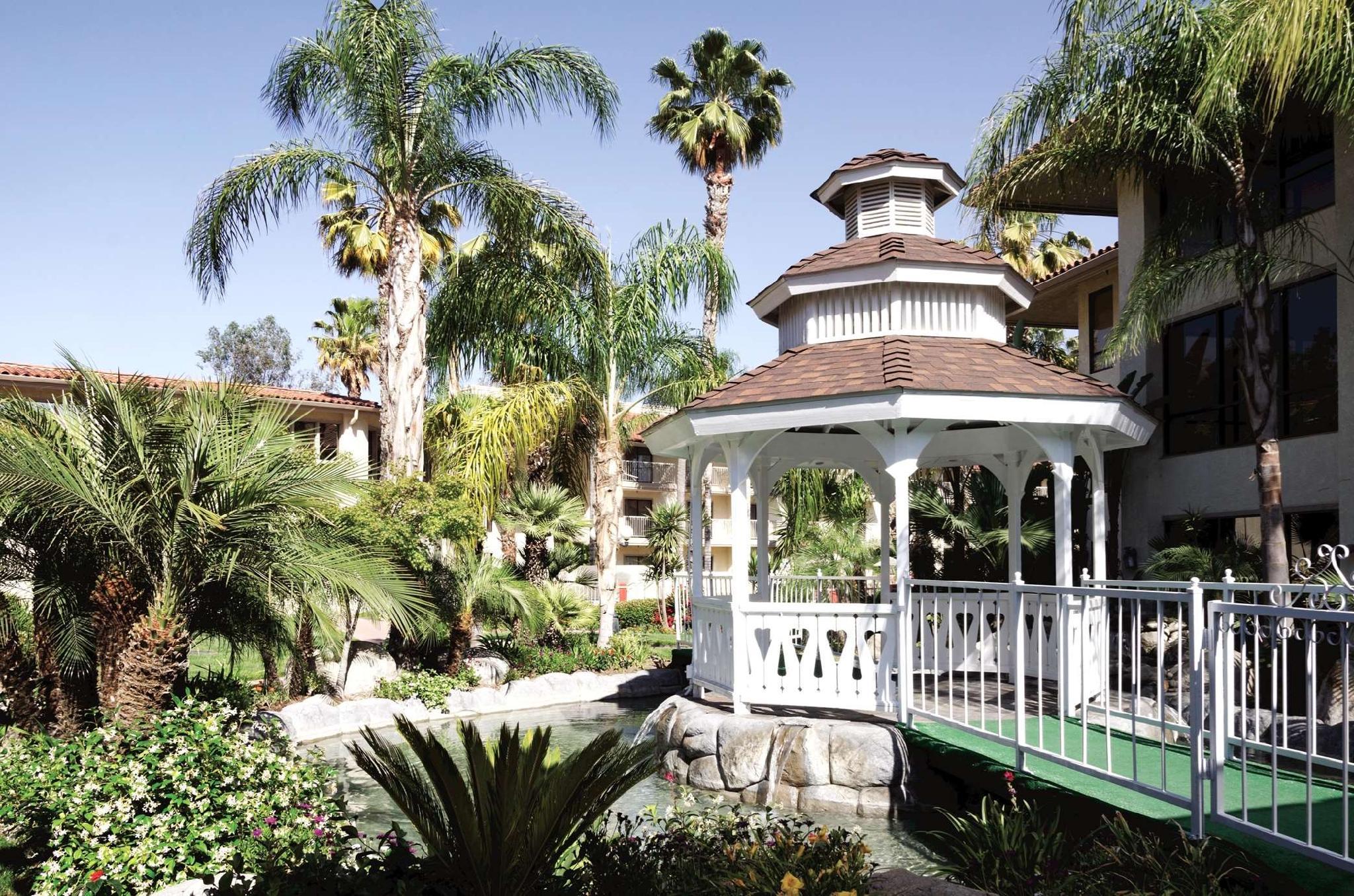 ダブルツリー バイ ヒルトン ベイカーズフィールド 写真