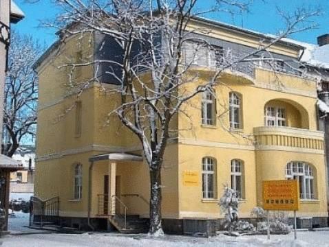 Pensjonat - Restauracja Żółty Domek 写真