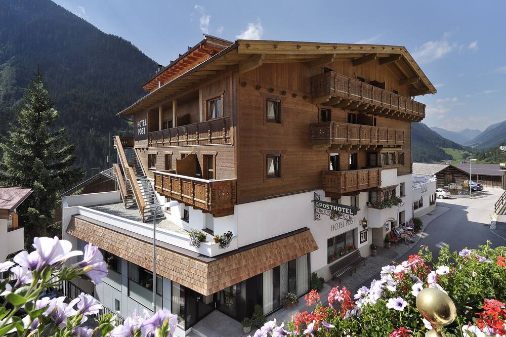 ホテル ポスト カップル 写真