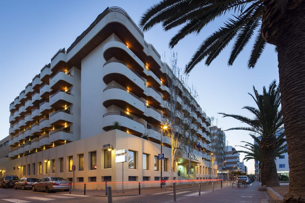 ロイヤル プラザ ホテル 写真