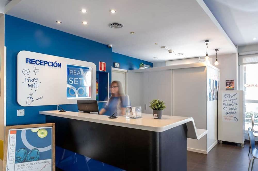 イビス バジェット マドリード セントロ ラス ベンタス 写真