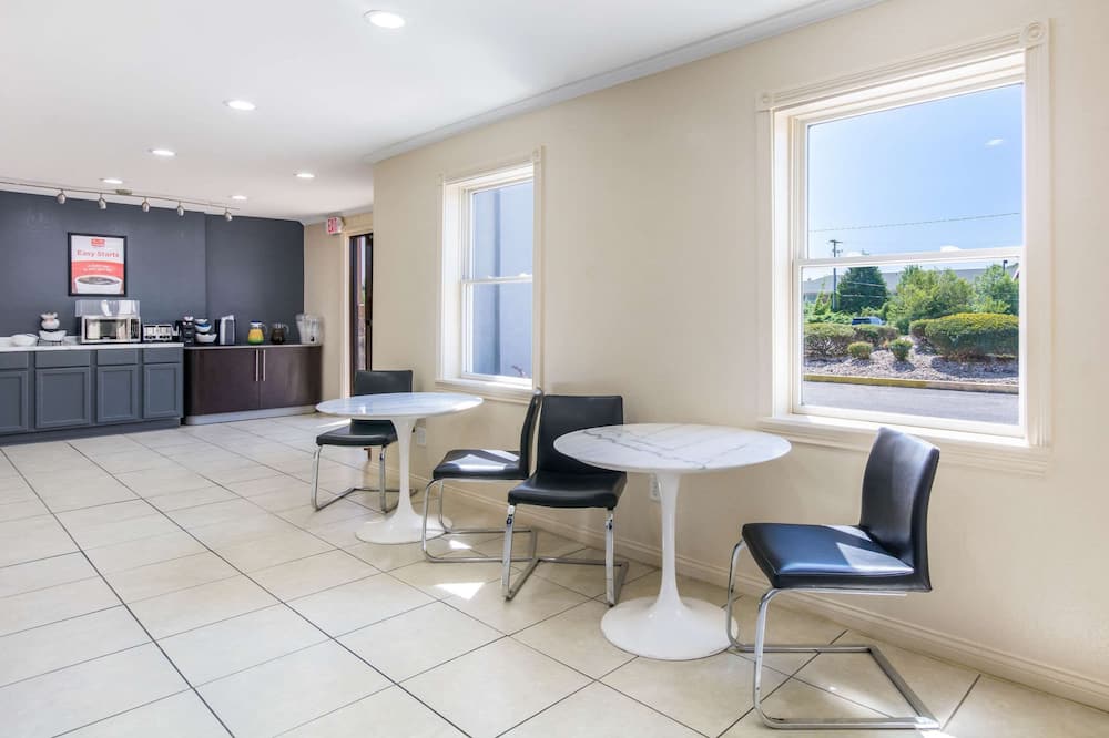 クオリティ イン & スイーツ コロンバス ウェスト 写真