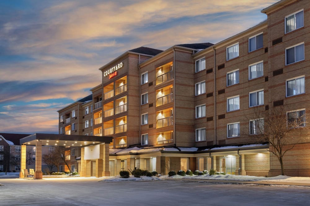 Courtyard by Marriott Cleveland Airport South 写真
