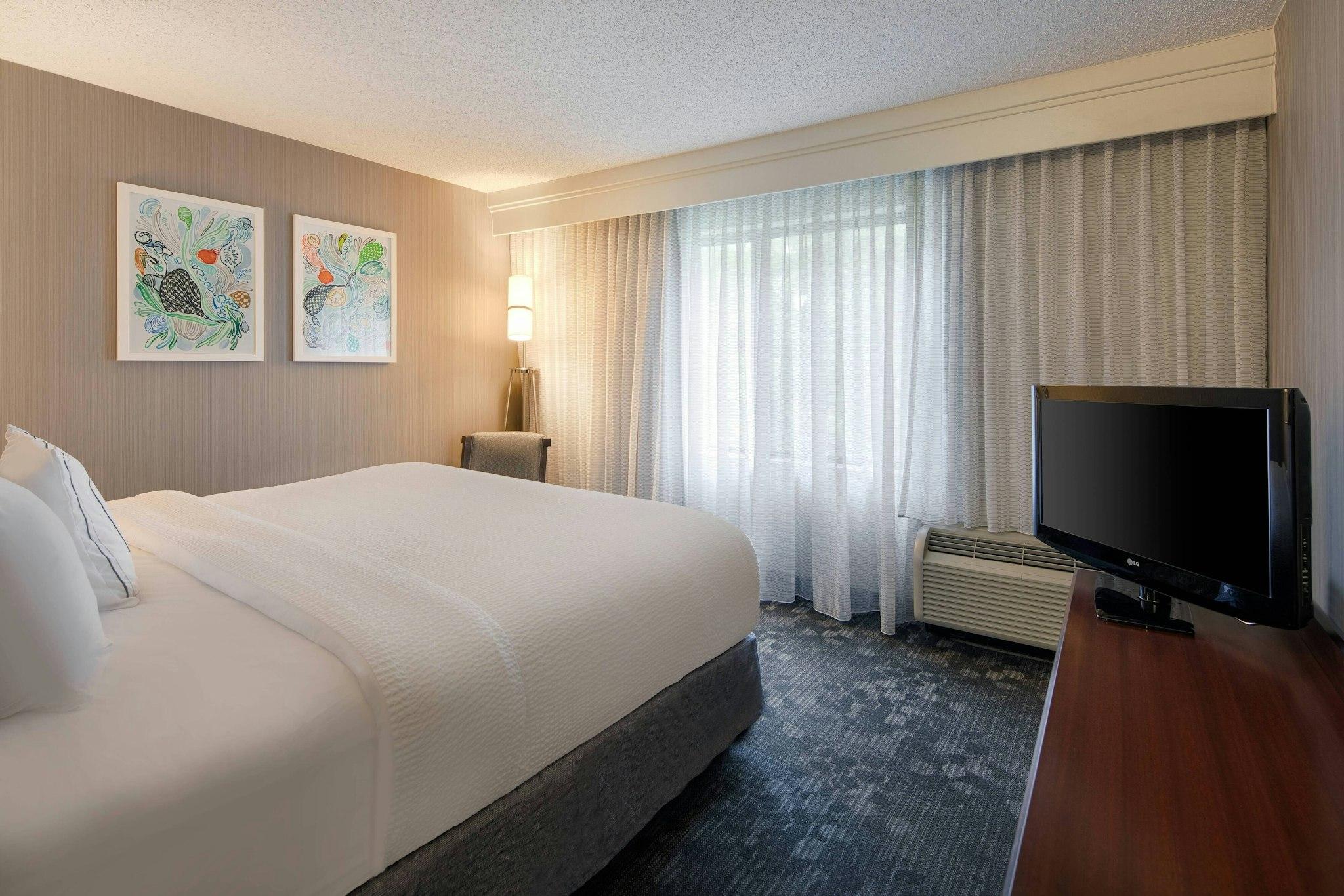 Courtyard by Marriott Grand Rapids Airport 写真