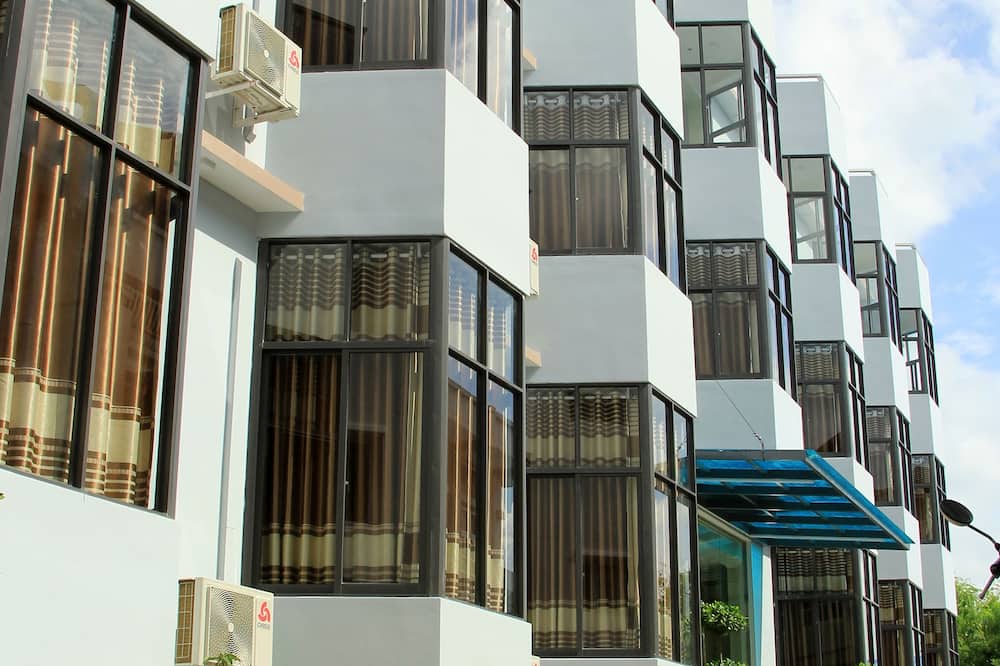 ホテル ロイヤル ローズ 写真