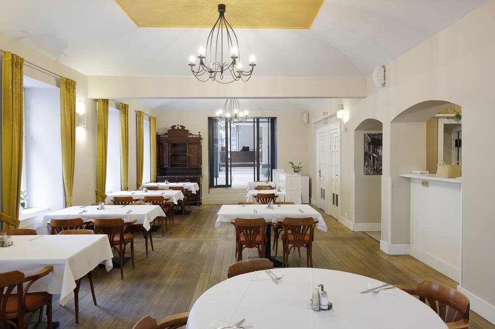 スリー クラウン ホテル プラハ 写真