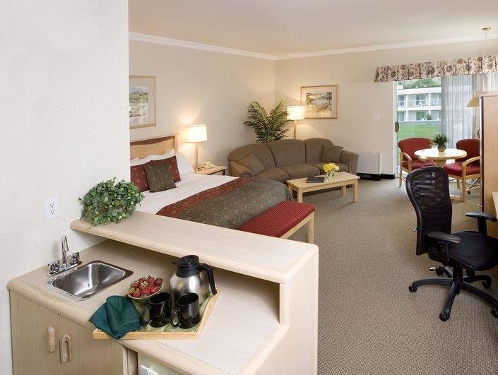 Best Western Plus Kelowna Hotel & Suites 写真