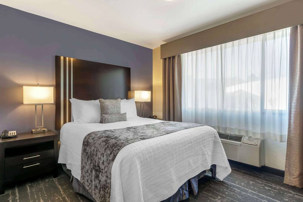 Best Western Plus Edmonds Harbor Inn 写真