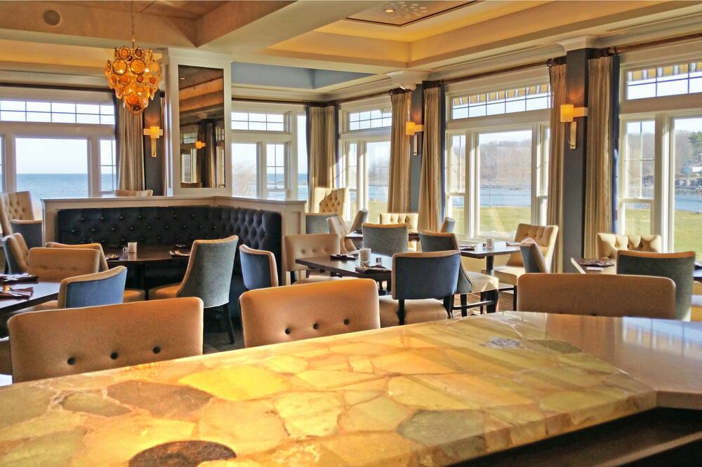 ステージ ネック イン 写真