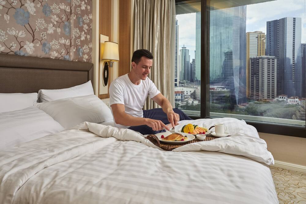 エドサ シャングリラ マニラ 写真