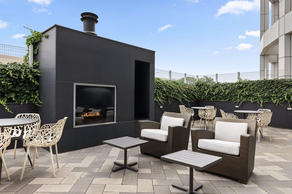 レジデンス イン バイ マリオット ニューヨーク ザ ブロンクス アット メトロ センター アトリウム 写真