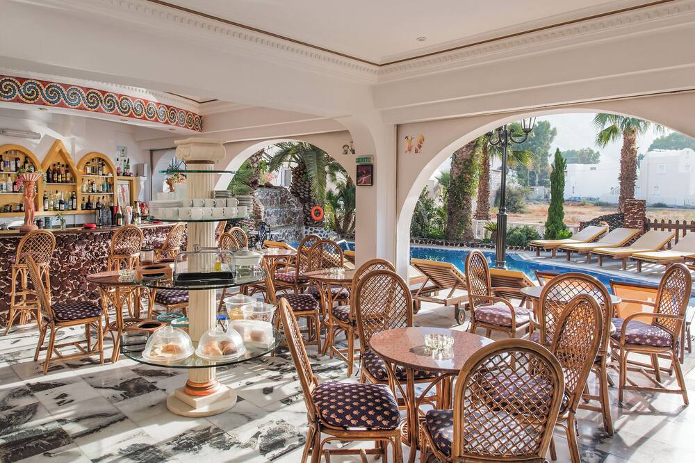 ブラック サンディ ビーチ ホテル 写真