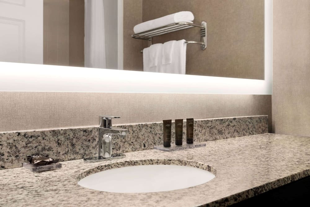 ウィンゲート バイ ウインダム シンシナティ ブルー アッシュ 写真