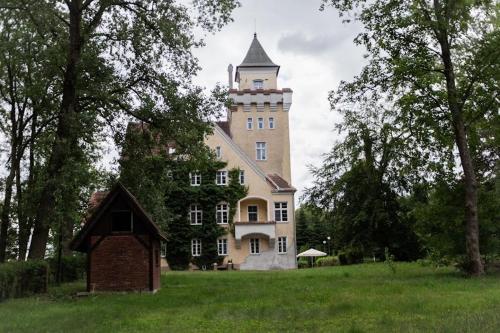 Zamek Nowęcin 写真