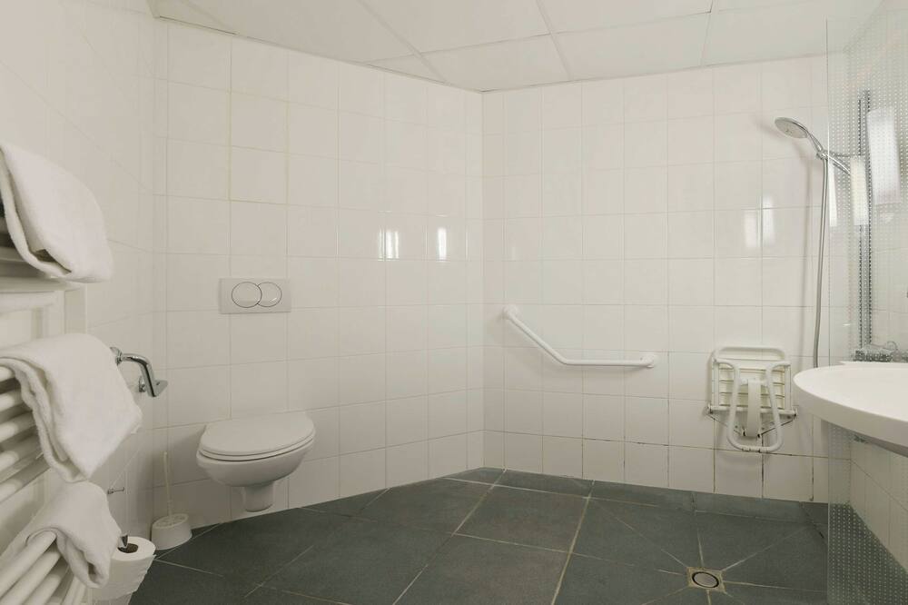 B&B ホテル ル マン セントル カテドラル 写真