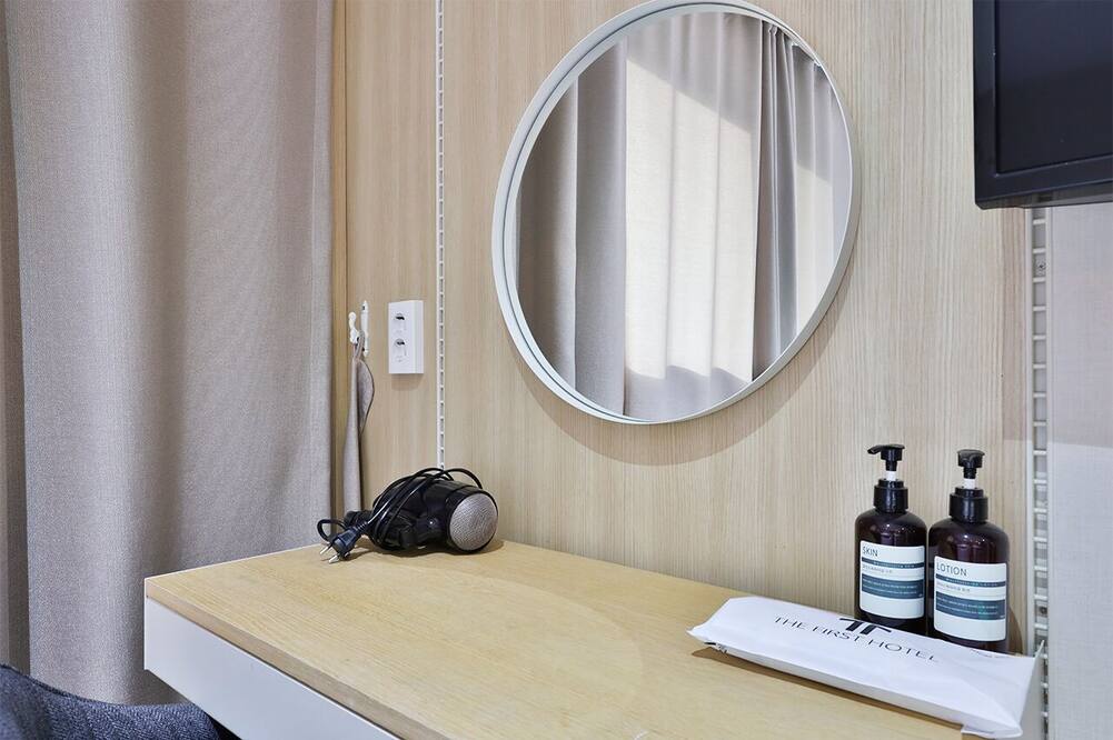 ザ ファースト ホテル 写真