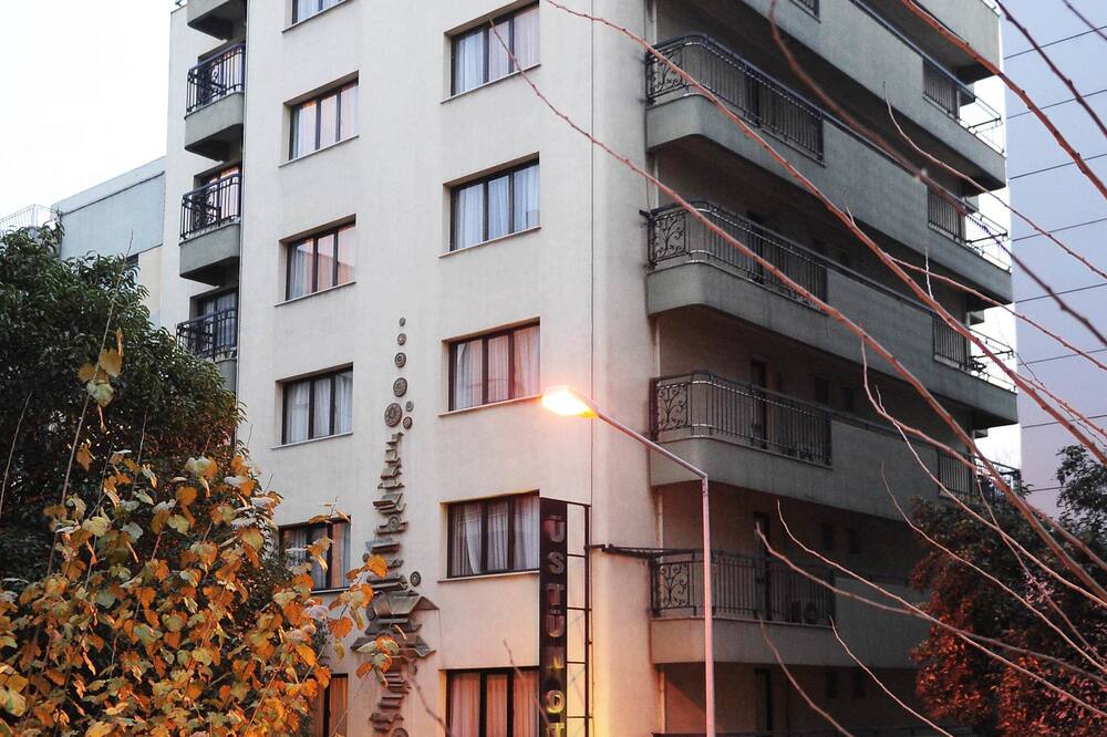 Üstün Otel Alsancak 写真