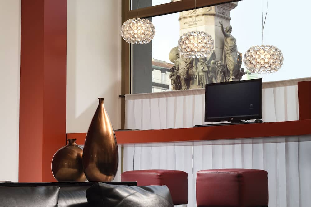 ウナ ホテルズ ナポリ 写真