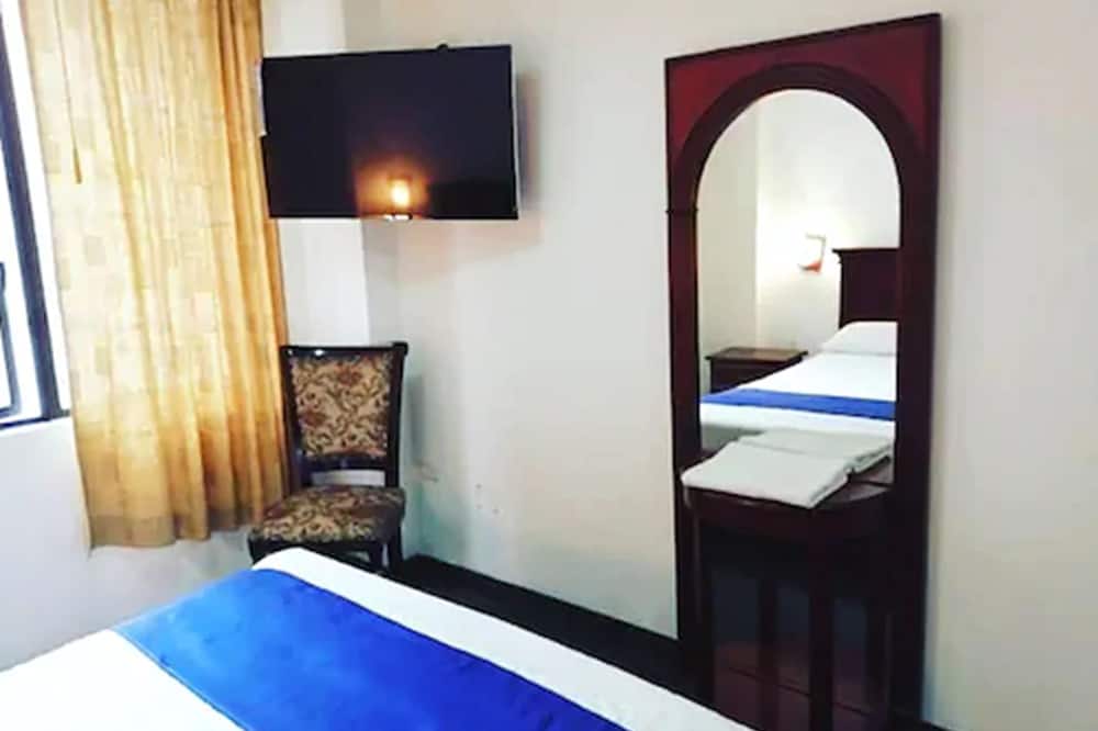 ホテル ブルー イン 写真