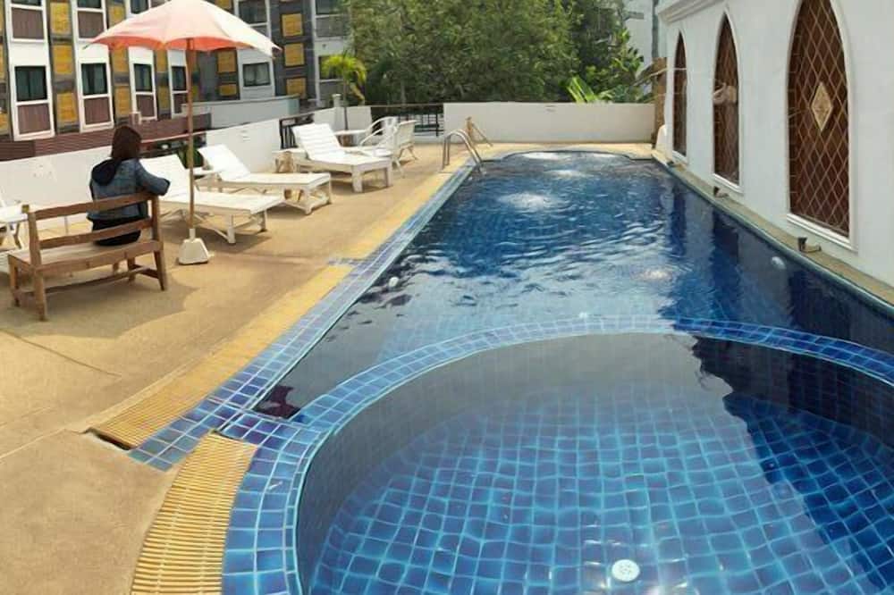 ワンブラパ グランド ホテル 写真