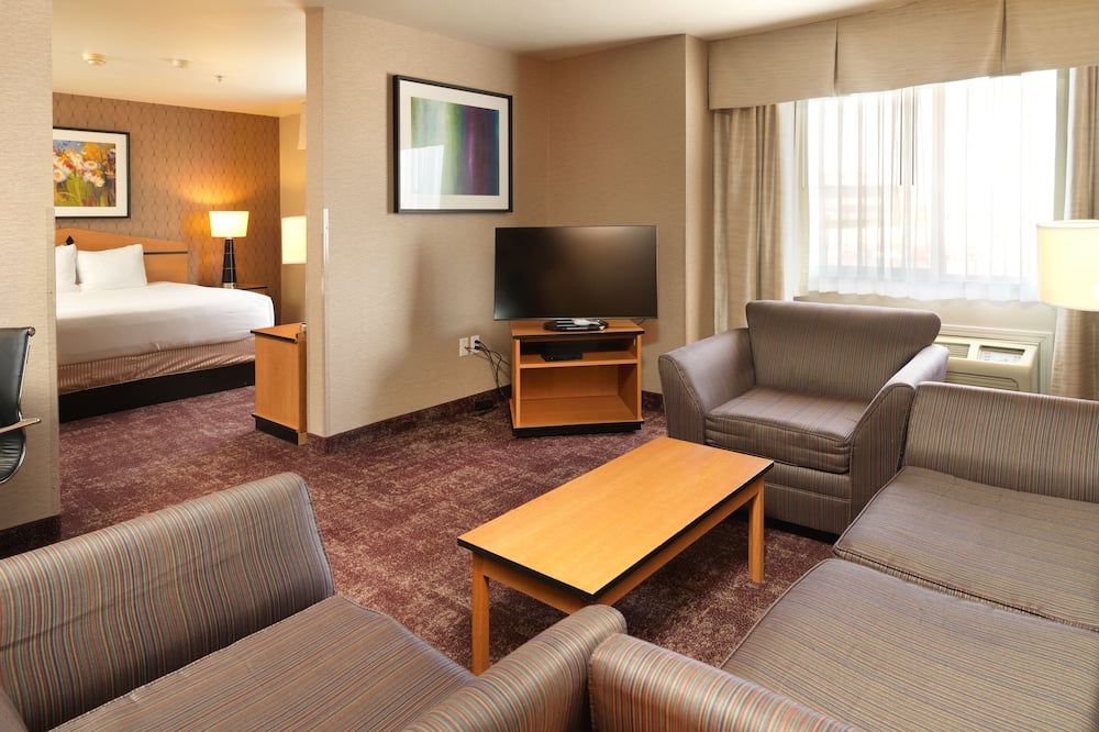 クリスタルインホテル＆スイーツ -ウエストバレーシティ 写真