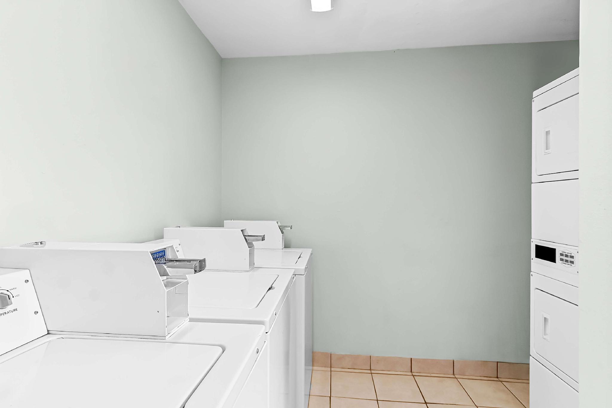 シュアステイ スタジオ バイ ベストウェスタン ペンサコラ 写真