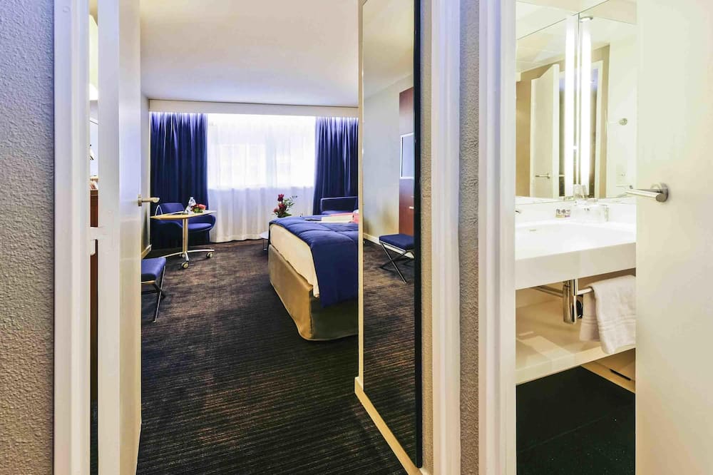 ホテル メルキュール レンヌ サントル パラメント 写真