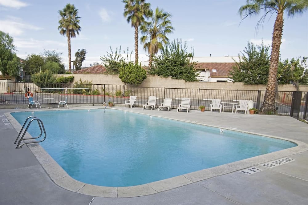 アメリカズ ベスト バリュー イン サウサンドオークス 写真