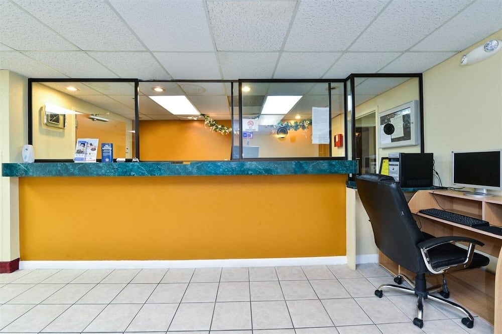 アメリカン イン エバンズビル 写真