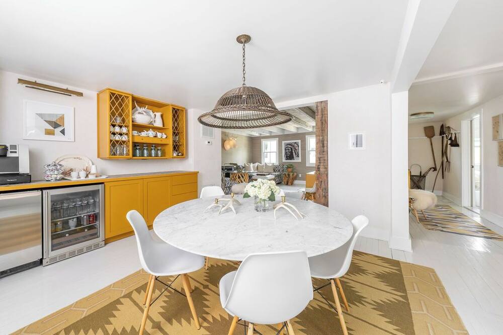 ホワイト ムース イン 写真