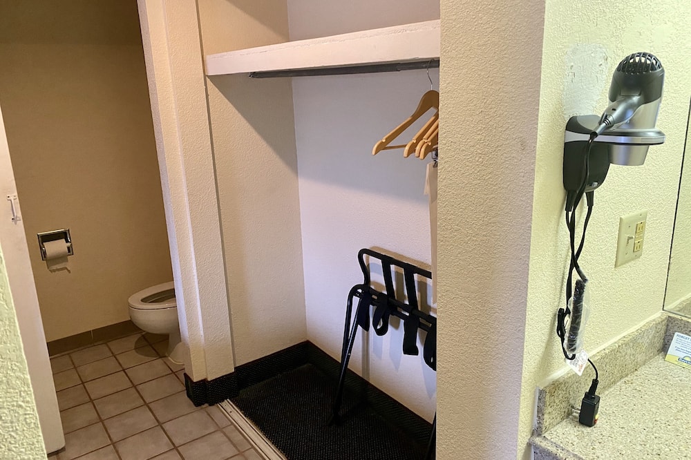 デイズ イン バイ ウィンダム モアヘッド 写真