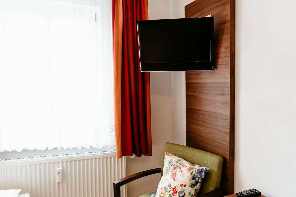 ホテル ガストホフ ゴールデナー グライフェン 写真