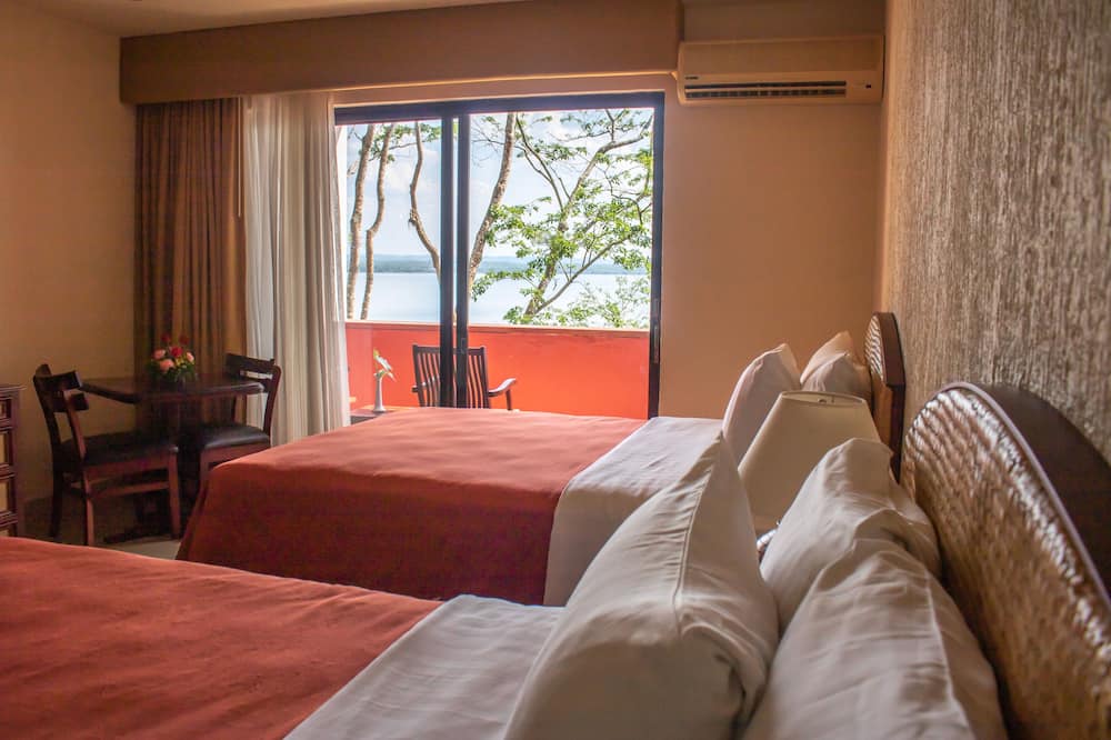 ホテル カミーノ レアル ティカル 写真