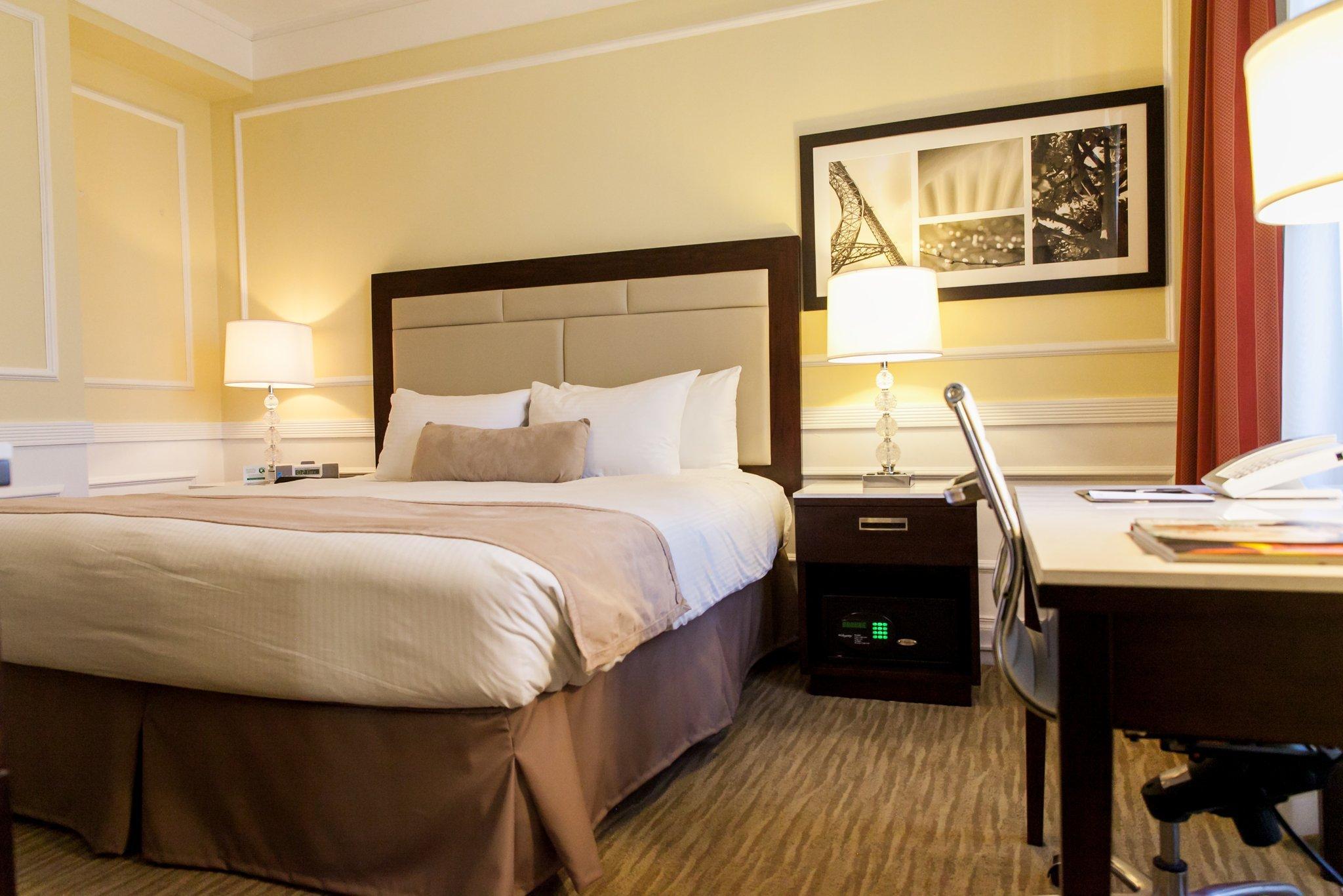 ザ ピックウィック ホテル 写真