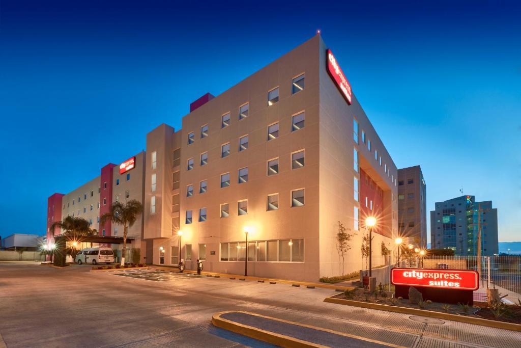 City Express Suites Querétaro 写真