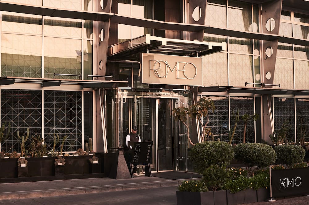 ロメロ ホテル 写真